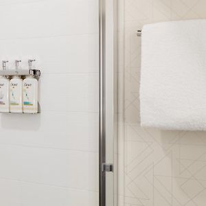 Queen Room Two Queen Beds Disability Access Hearing Accessible Roll Shower